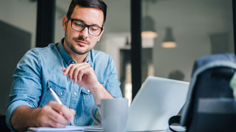 Doodling mit Frühlingsmotiven und Stiften von Caran d‘Ache