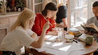 Gelroller und Textmarker – ein Erfolgs-Duo auf jedem Campus