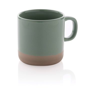 Becher aus glasiertem Keramik
