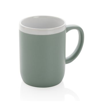 Keramiktasse mit weißem Rand