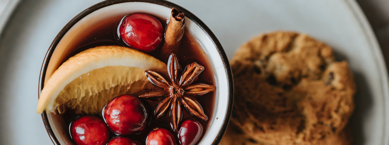 Weihnachtsmarkt 2020: Tassen für Glühwein, Punsch und Co.