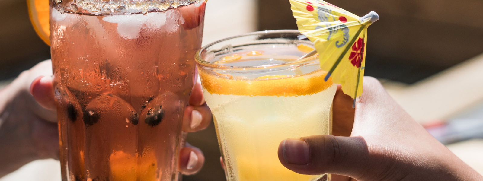 Trinkgläser kaufen und Cocktails genießen