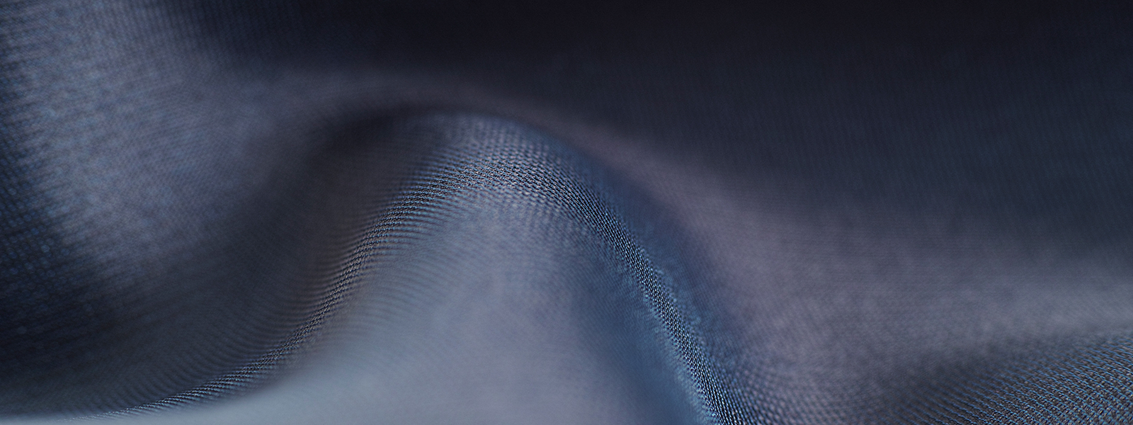 Soft-Touch-Oberflächen – Haptik-Verstärker, Handschmeichler und absolut im Trend. „FÜHLEN“ Sie doch selbst!