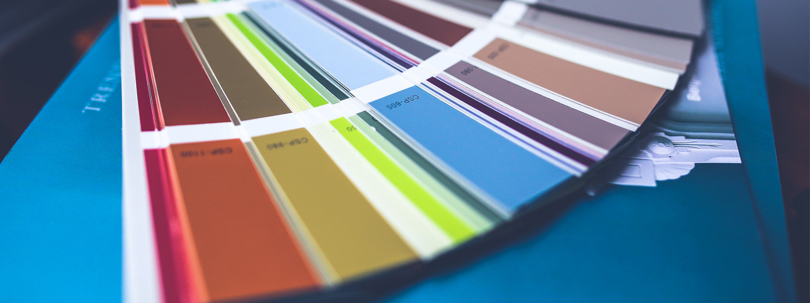Lilablassblau „Very Pery“ ist die Pantone Farbe des Jahres 2022
