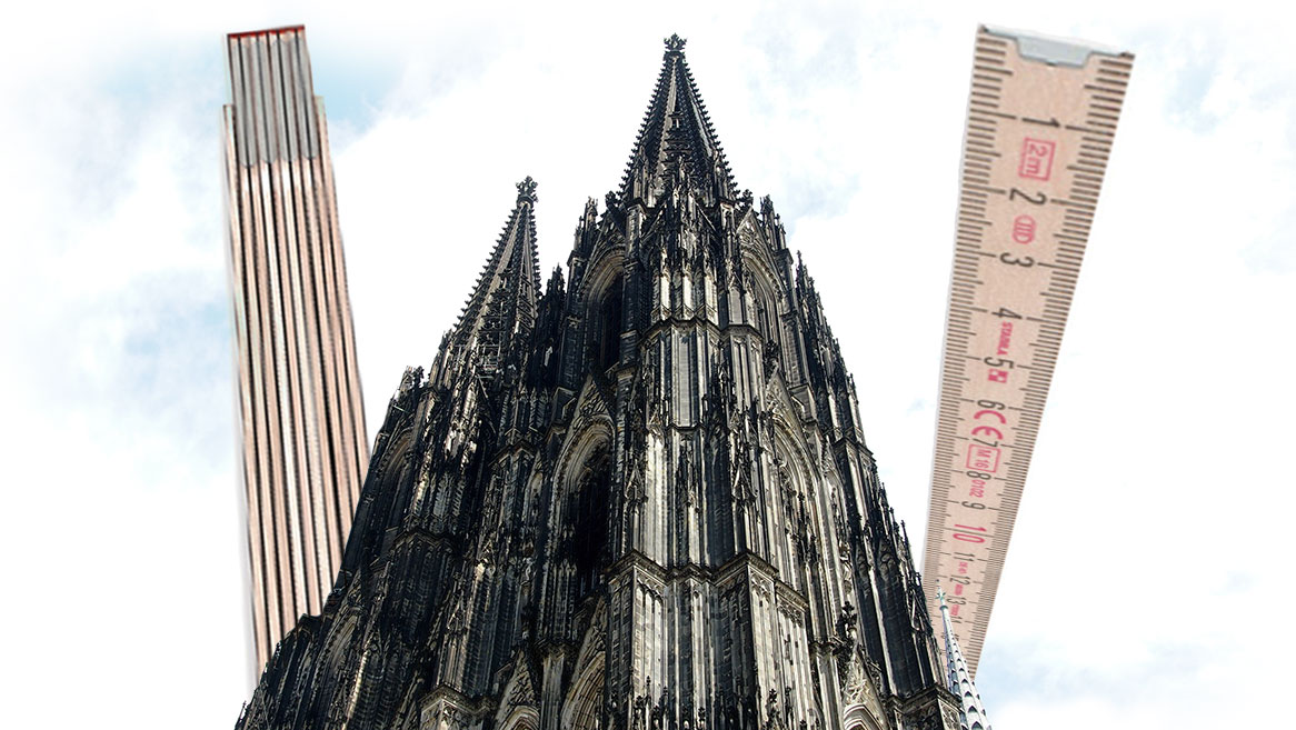 Zollstock vor Kölner Dom